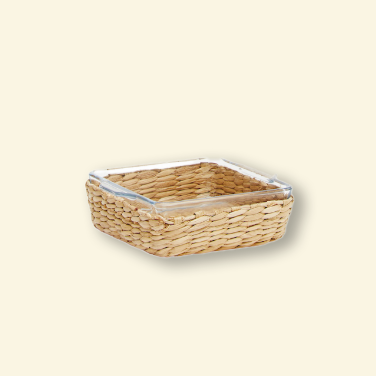 Fuente cuadrada con canasta