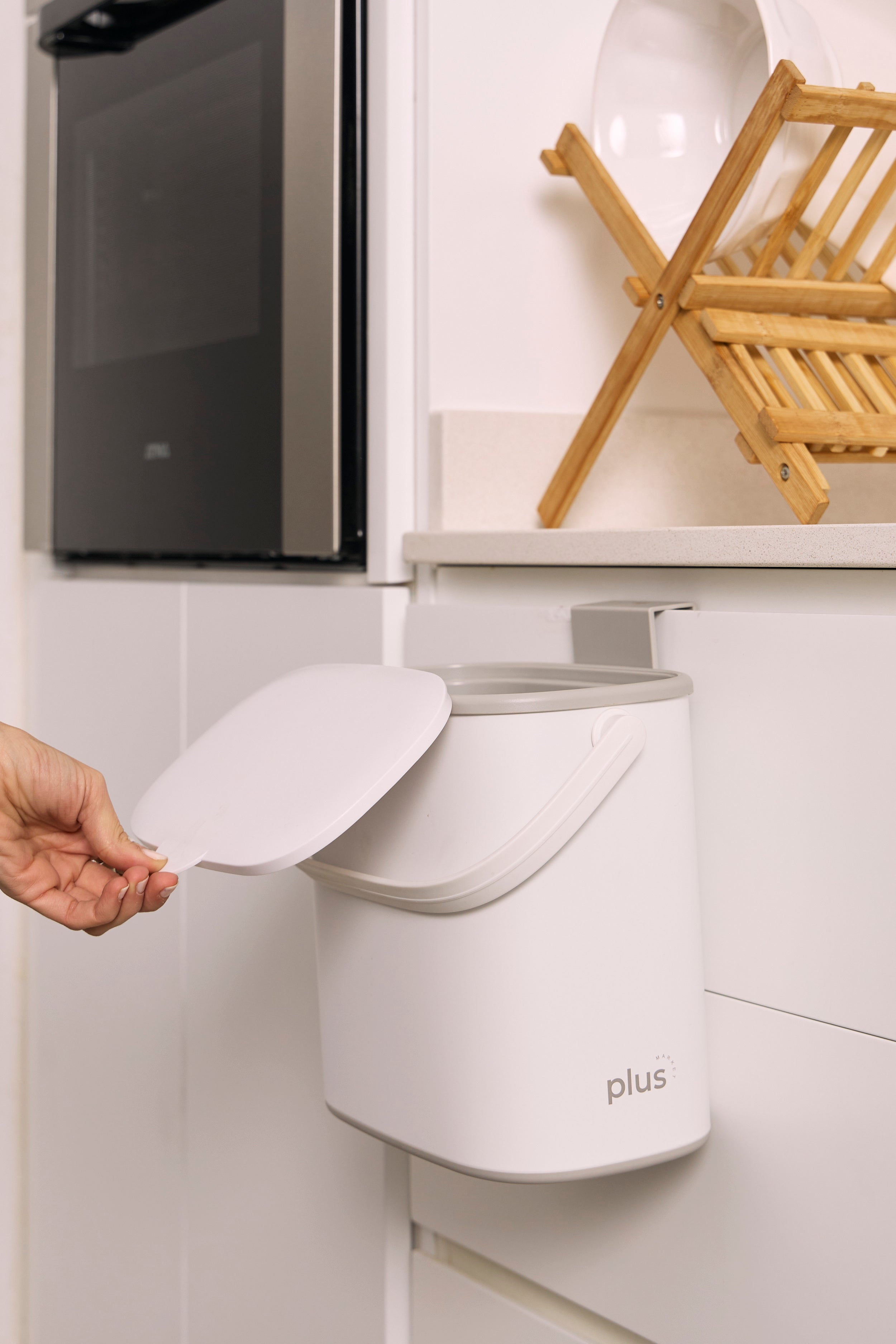 Cesto Colgante Bajo Mesada 5L Blanco/Gris