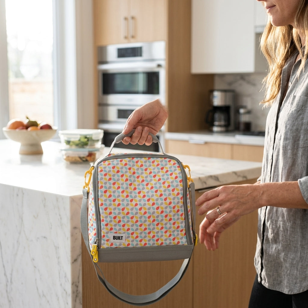 Bolsa termica BUILT New York de 7 litros Verden - en uso